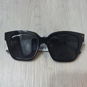 ❤️NWT❤️ Black Women's Sunglasses